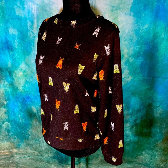 ❌SOLD❌Women’s H&M moth patterned sweater. - Picture 4 of 5